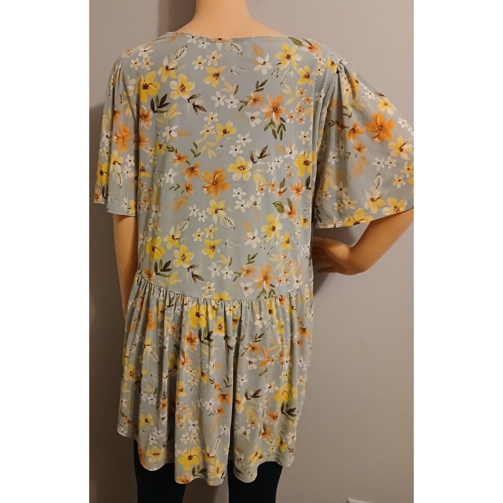 Ladies Top - Picture 5 of 8